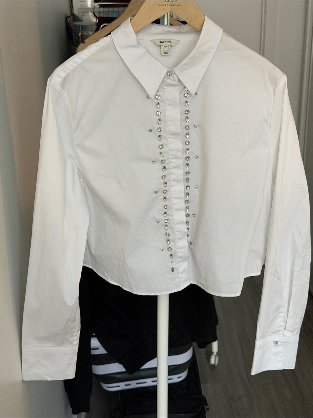 RW&CO. White Crystal-Embellished Crop Button-Down Shirt